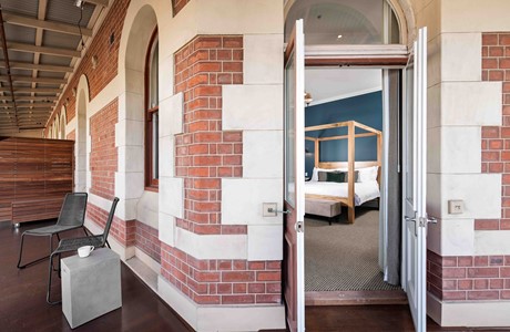 The National Hotel Fremantle WA 4