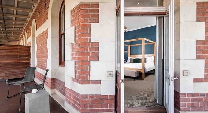 The National Hotel Fremantle WA 4