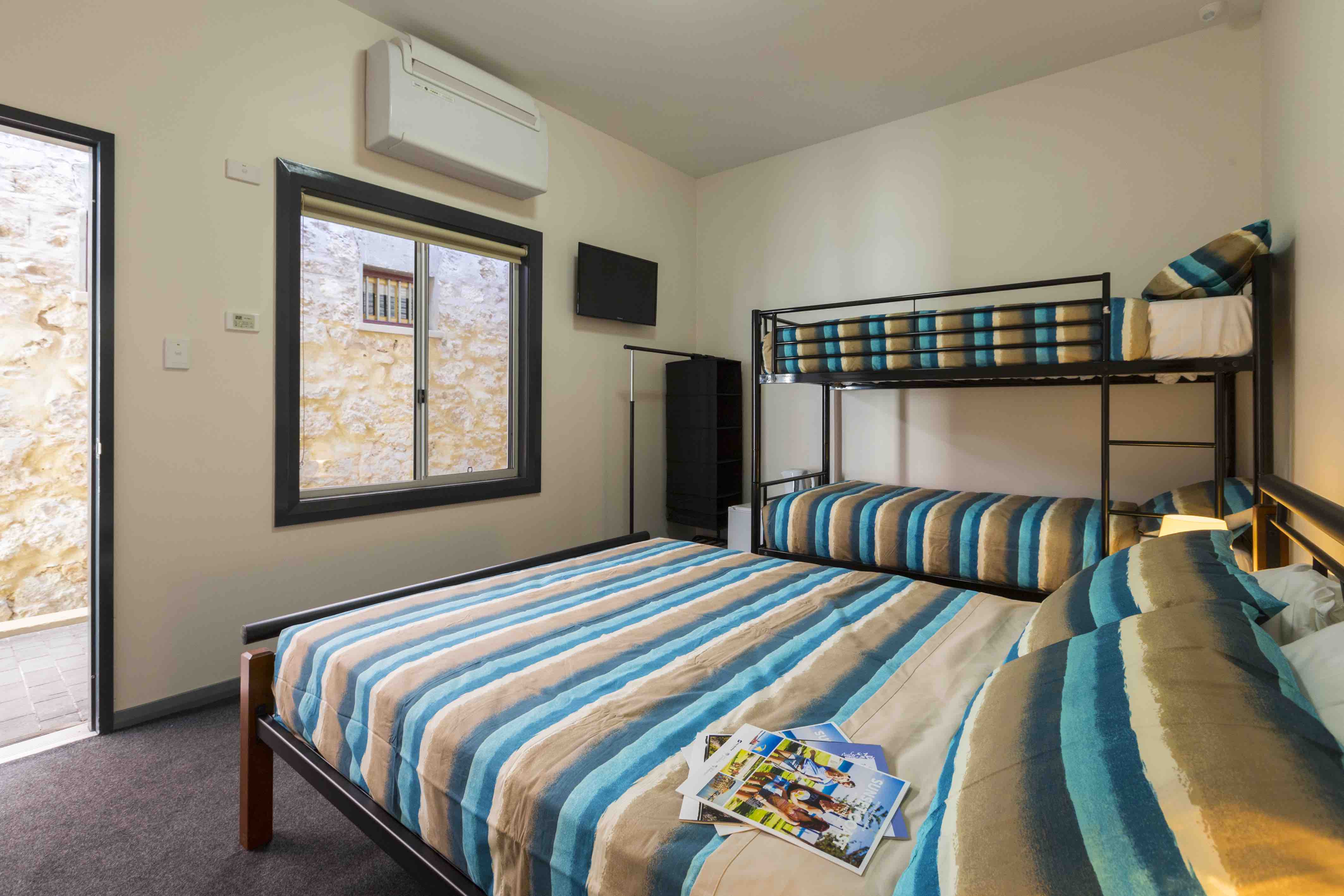 Fremantle YHA Family Ensuite