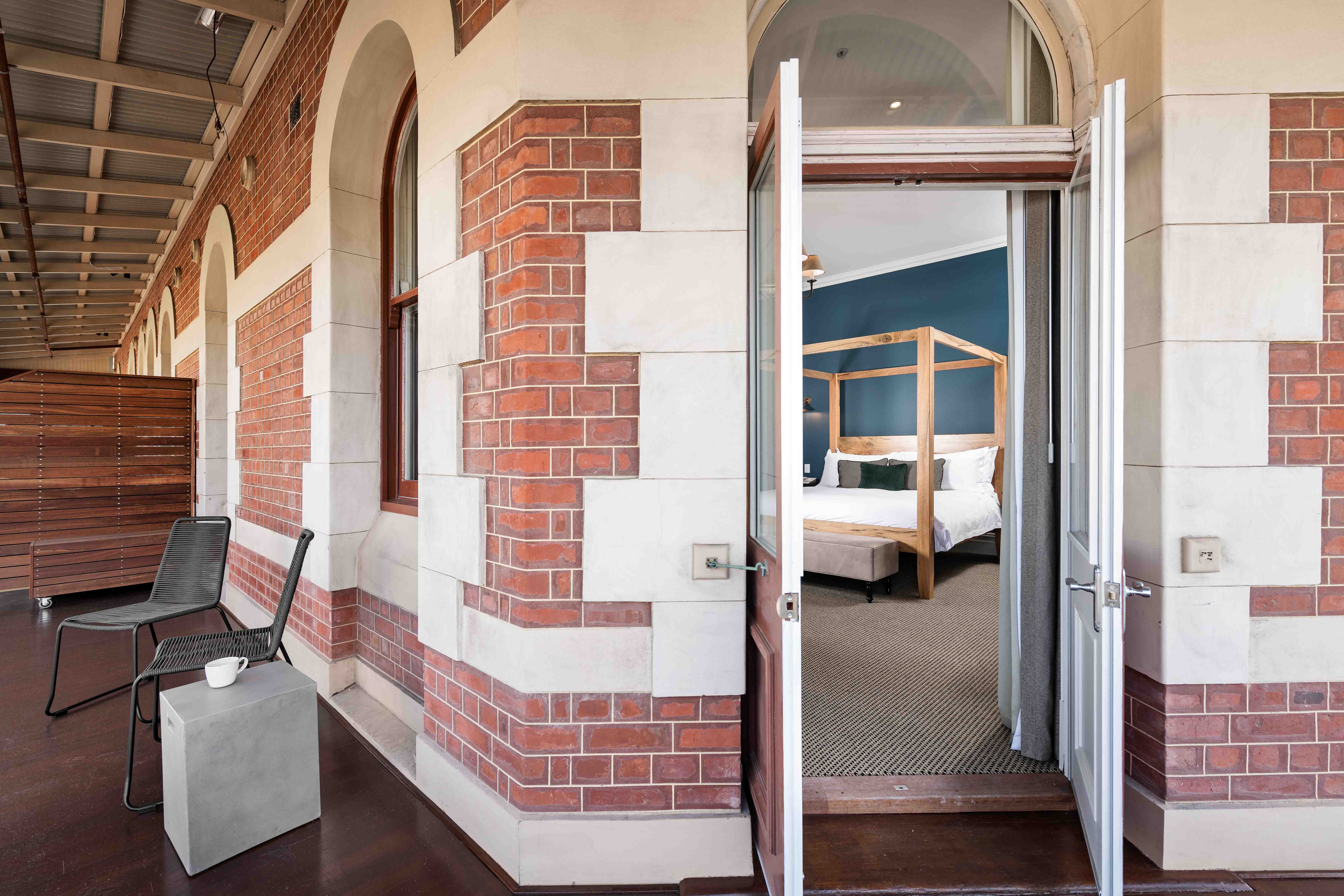 The National Hotel Fremantle WA 4